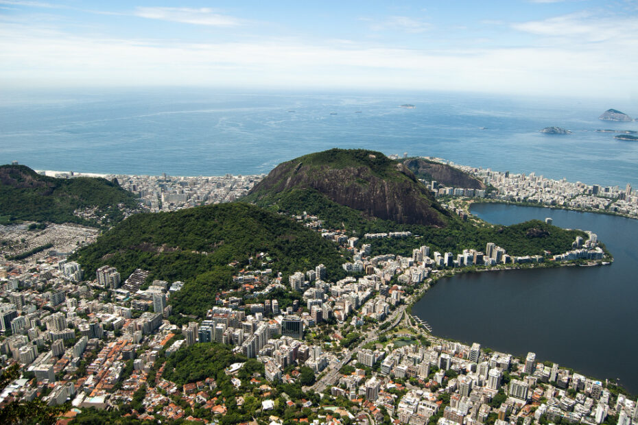 Quem visita a capital fluminense a trabalho ou lazer sabe que escolher um bom hotel no Rio de Janeiro faz toda a diferença na experiência da viagem.