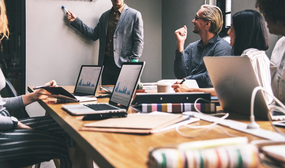 A presença digital se tornou um dos principais fatores para o crescimento de empresas em diferentes segmentos.